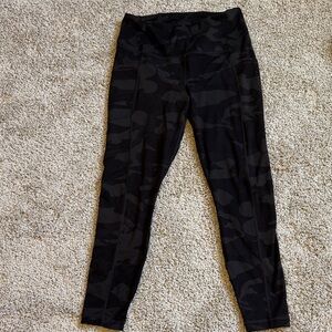 Old Navy Black Camo Leggings